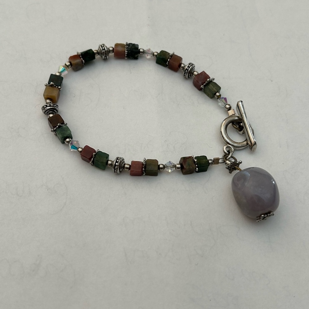 Lavender agate and Multicolor stone Beaded Bracelet with Silver clasp and beads.